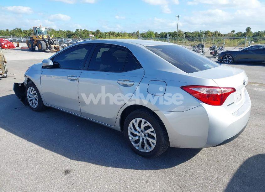 Photo 3 of 2017 Toyota Corolla LE (VIN 5YFBURHE2HP727577)