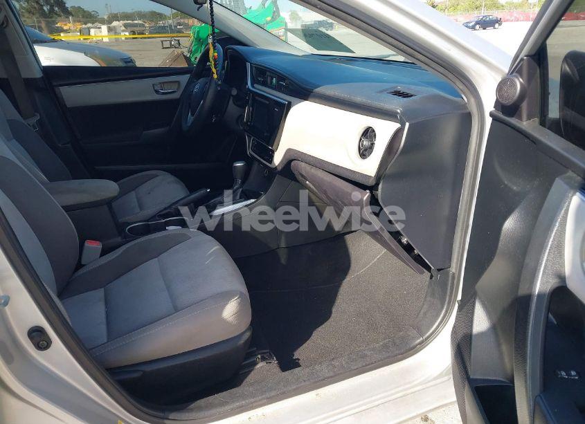 Photo 5 of 2017 Toyota Corolla LE (VIN 5YFBURHE2HP727577)