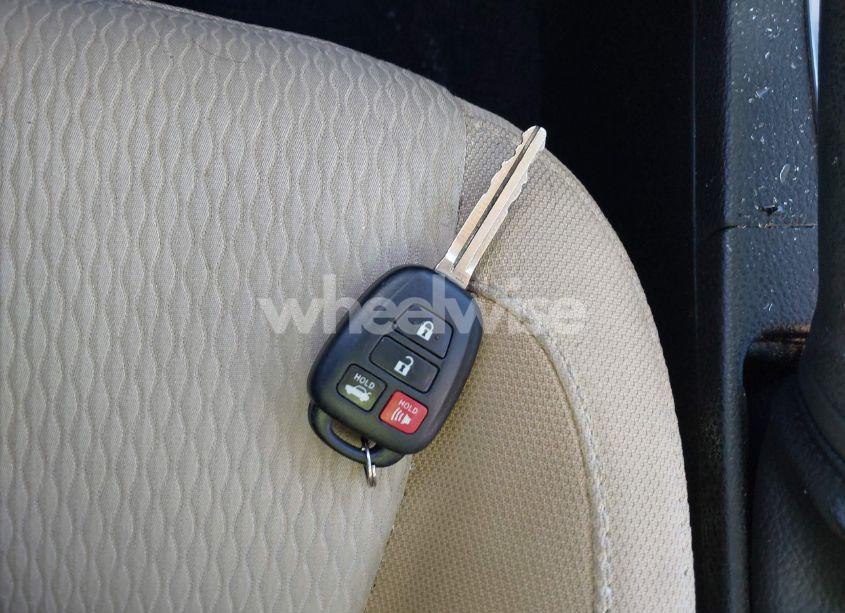 Photo 11 of 2017 Toyota Corolla LE (VIN 5YFBURHE2HP734108)