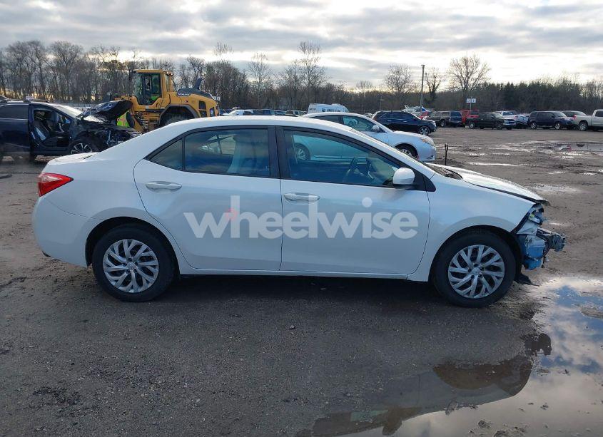 Photo 13 of 2017 Toyota Corolla LE (VIN 5YFBURHE2HP736649)