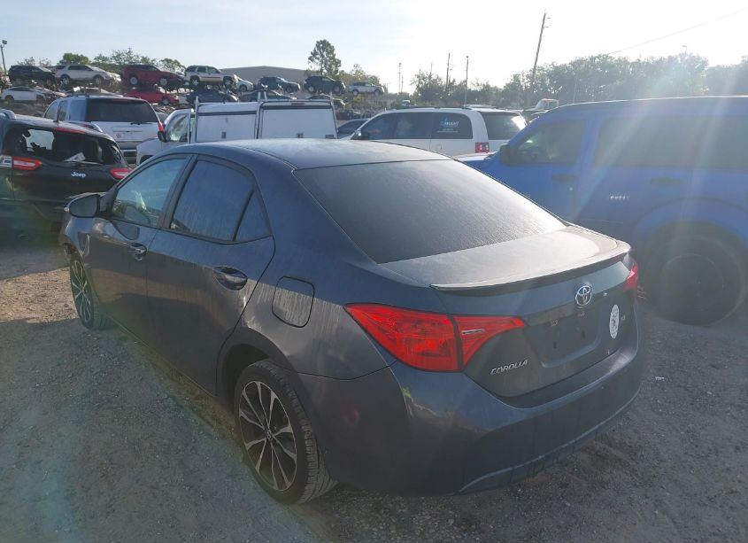 Photo 3 of 2018 Toyota Corolla SE (VIN 5YFBURHE2JP745602)