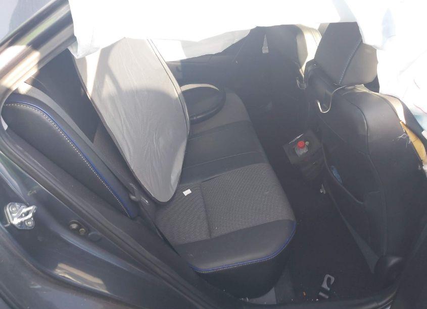 Photo 8 of 2018 Toyota Corolla SE (VIN 5YFBURHE2JP745602)