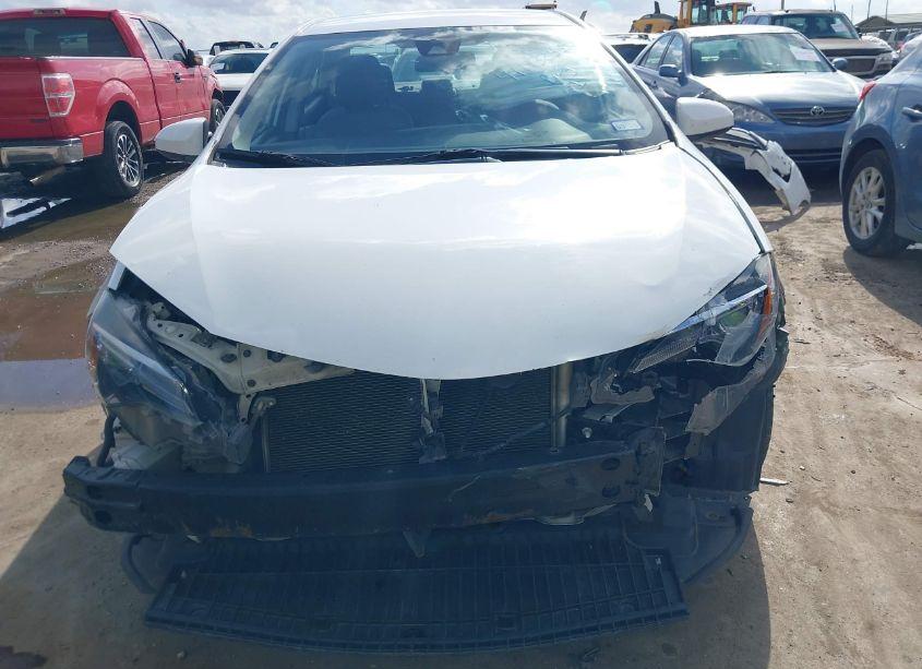 Photo 13 of 2018 Toyota Corolla LE (VIN 5YFBURHE2JP767079)