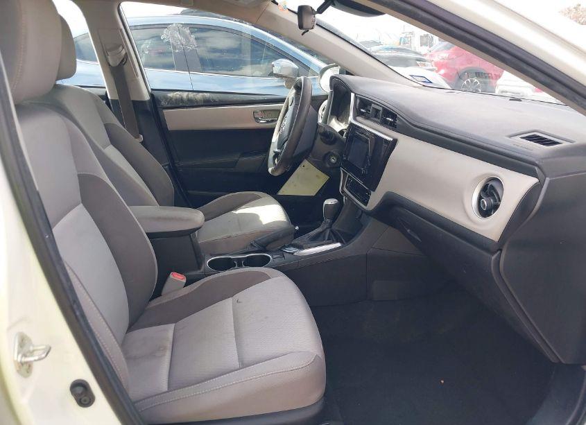 Photo 5 of 2018 Toyota Corolla LE (VIN 5YFBURHE2JP767079)