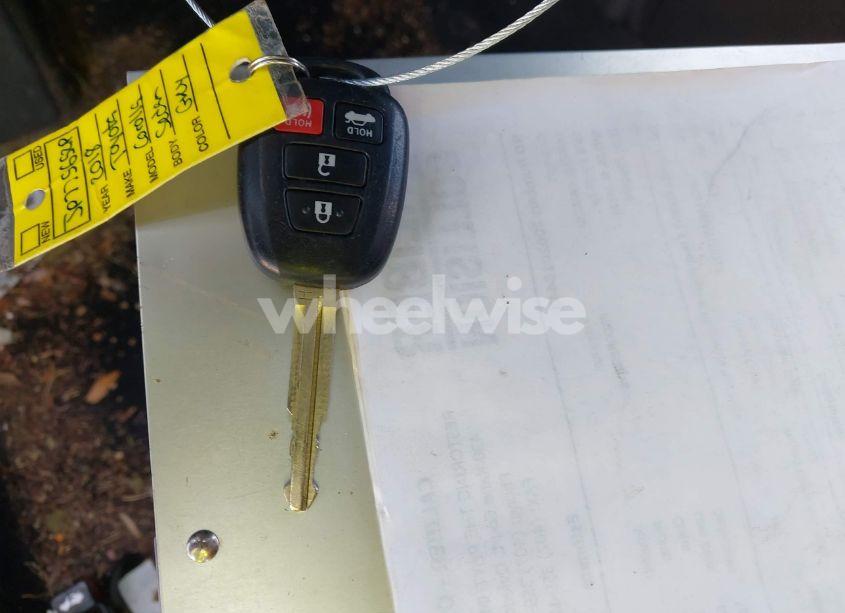 Photo 11 of 2018 Toyota Corolla LE (VIN 5YFBURHE2JP775652)