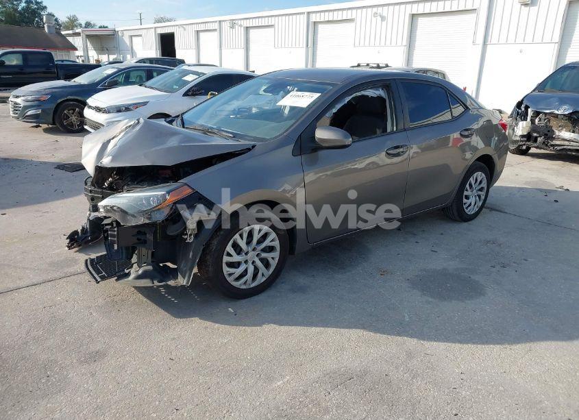 Photo 2 of 2018 Toyota Corolla LE (VIN 5YFBURHE2JP775652)