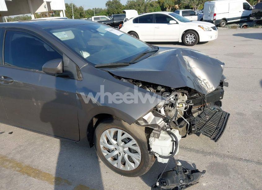 Photo 6 of 2018 Toyota Corolla LE (VIN 5YFBURHE2JP775652)