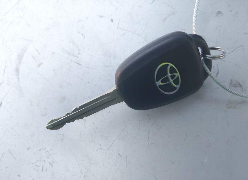 Photo 11 of 2018 Toyota Corolla SE (VIN 5YFBURHE2JP781385)