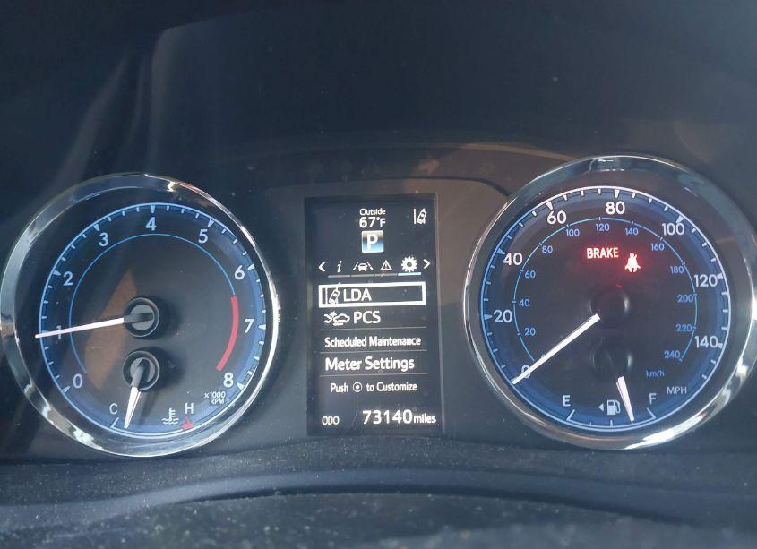 Photo 7 of 2018 Toyota Corolla SE (VIN 5YFBURHE2JP781385)