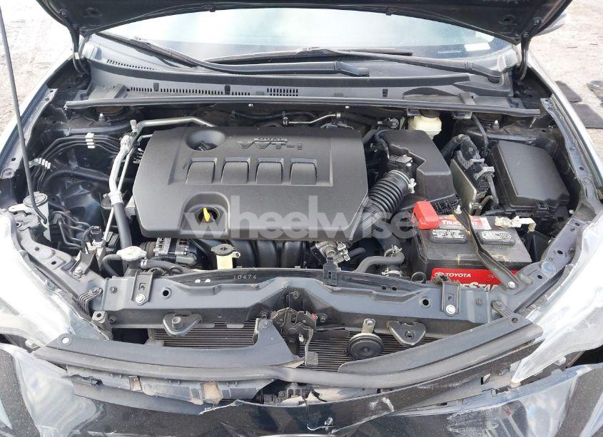 Photo 10 of 2018 Toyota Corolla SE (VIN 5YFBURHE2JP785842)