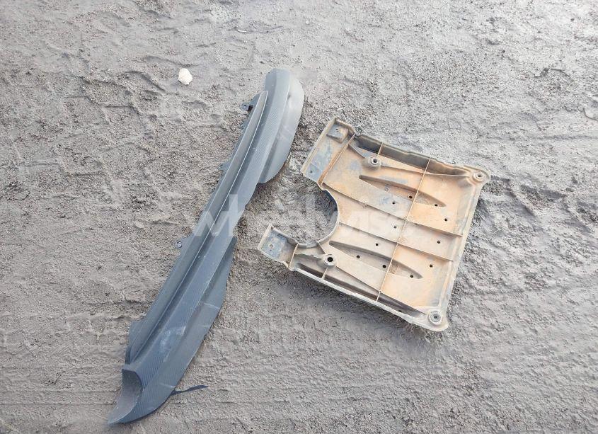 Photo 12 of 2018 Toyota Corolla SE (VIN 5YFBURHE2JP785842)