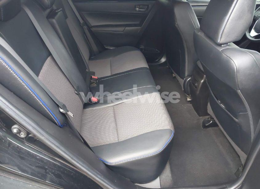 Photo 8 of 2018 Toyota Corolla SE (VIN 5YFBURHE2JP785842)