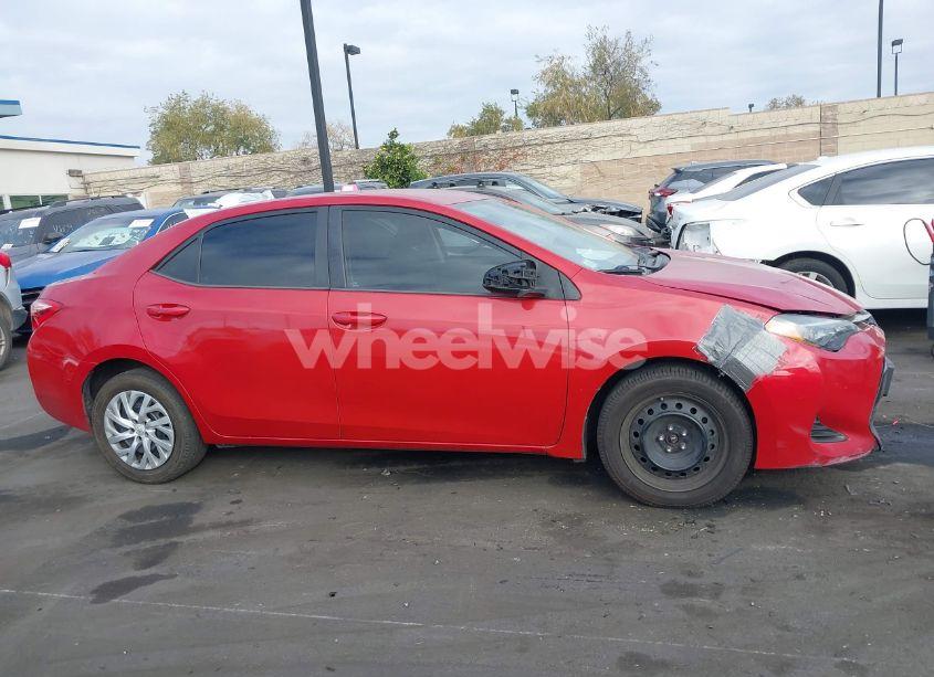 Photo 13 of 2018 Toyota Corolla LE (VIN 5YFBURHE2JP791740)