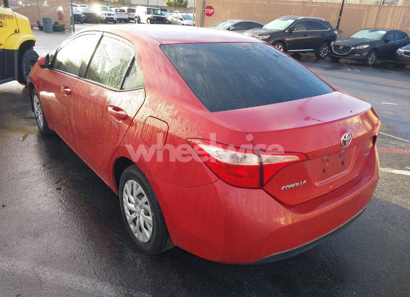 Photo 3 of 2018 Toyota Corolla LE (VIN 5YFBURHE2JP791740)