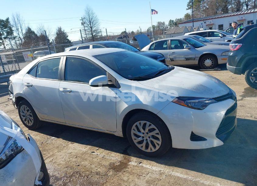 Photo 13 of 2018 Toyota Corolla LE (VIN 5YFBURHE2JP796873)