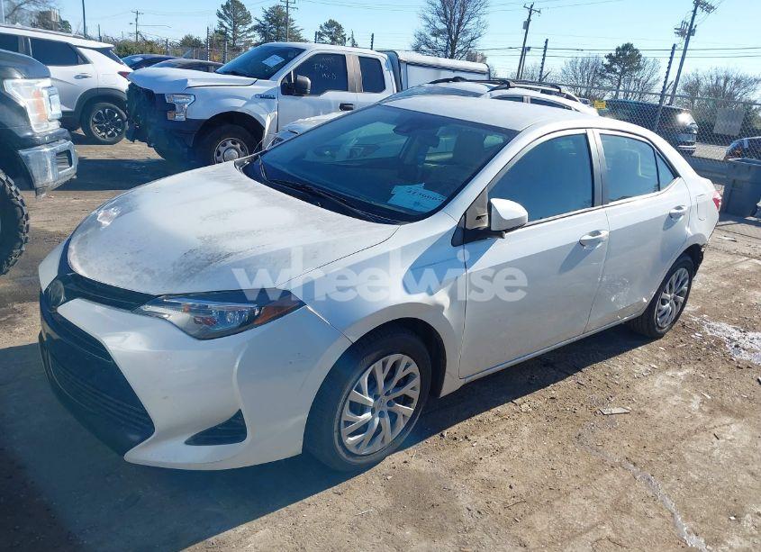 Photo 2 of 2018 Toyota Corolla LE (VIN 5YFBURHE2JP796873)