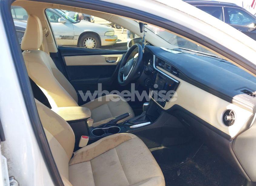 Photo 5 of 2018 Toyota Corolla LE (VIN 5YFBURHE2JP796873)