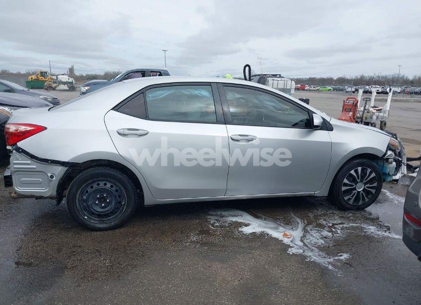 Photo 14 of 2018 Toyota Corolla LE (VIN 5YFBURHE2JP809170)