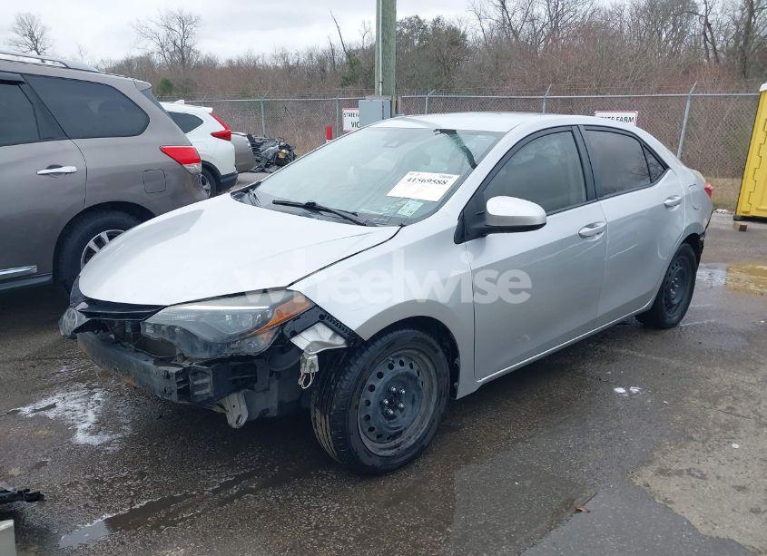 Photo 2 of 2018 Toyota Corolla LE (VIN 5YFBURHE2JP809170)