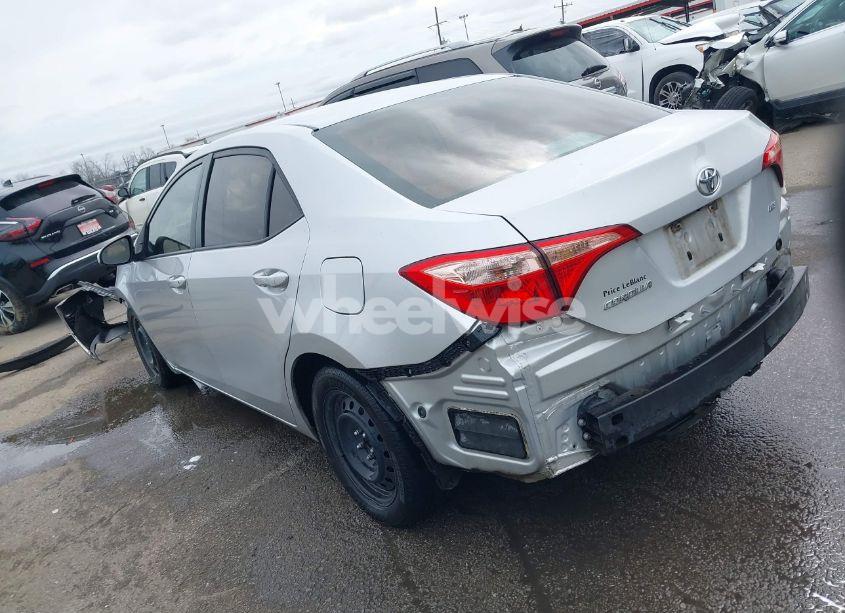 Photo 3 of 2018 Toyota Corolla LE (VIN 5YFBURHE2JP809170)