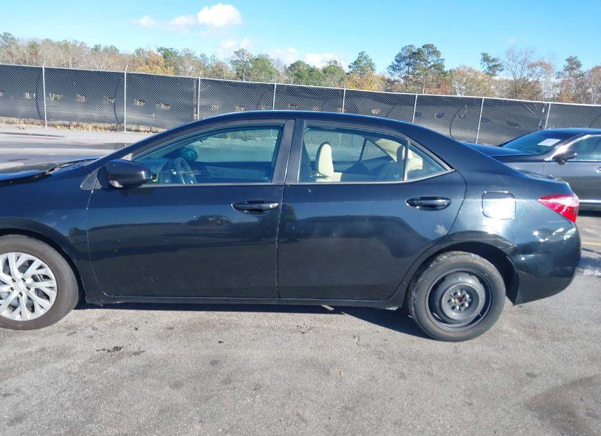 Photo 14 of 2018 Toyota Corolla LE (VIN 5YFBURHE2JP815325)