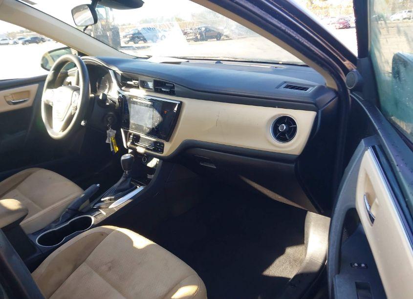 Photo 5 of 2018 Toyota Corolla LE (VIN 5YFBURHE2JP815325)