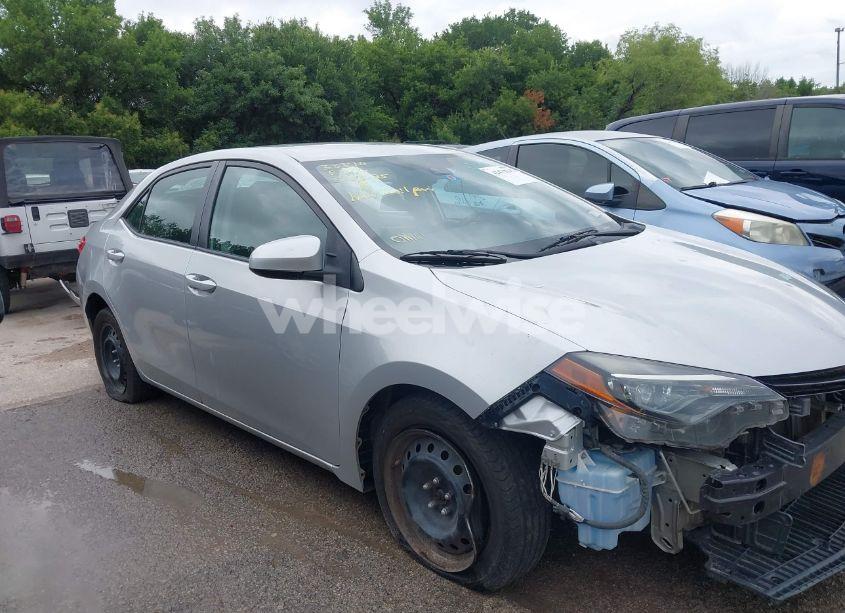 Photo 14 of 2018 Toyota Corolla LE (VIN 5YFBURHE2JP818208)