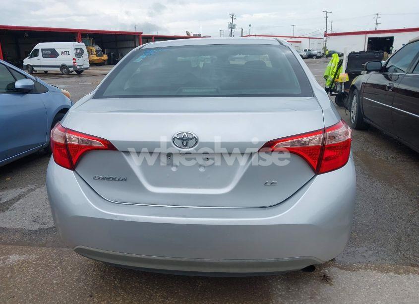 Photo 17 of 2018 Toyota Corolla LE (VIN 5YFBURHE2JP818208)