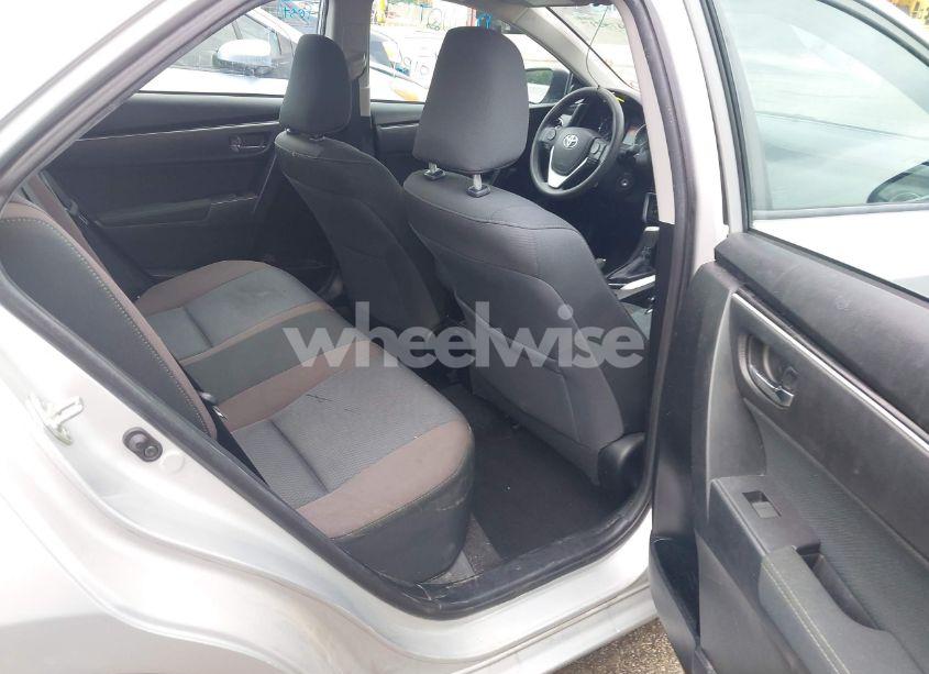 Photo 8 of 2018 Toyota Corolla LE (VIN 5YFBURHE2JP818208)