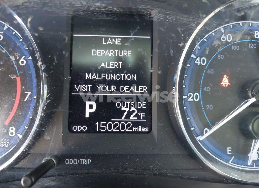 Photo 15 of 2018 Toyota Corolla LE (VIN 5YFBURHE2JP818824)