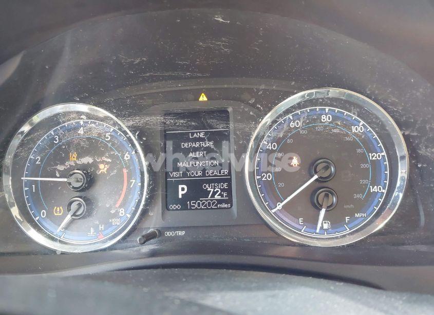 Photo 7 of 2018 Toyota Corolla LE (VIN 5YFBURHE2JP818824)