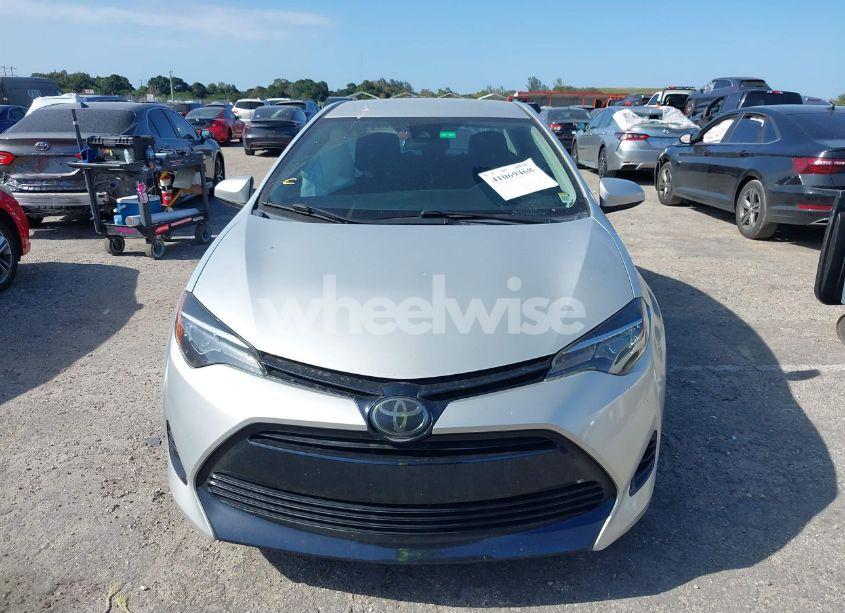 Photo 12 of 2018 Toyota Corolla LE (VIN 5YFBURHE2JP825532)