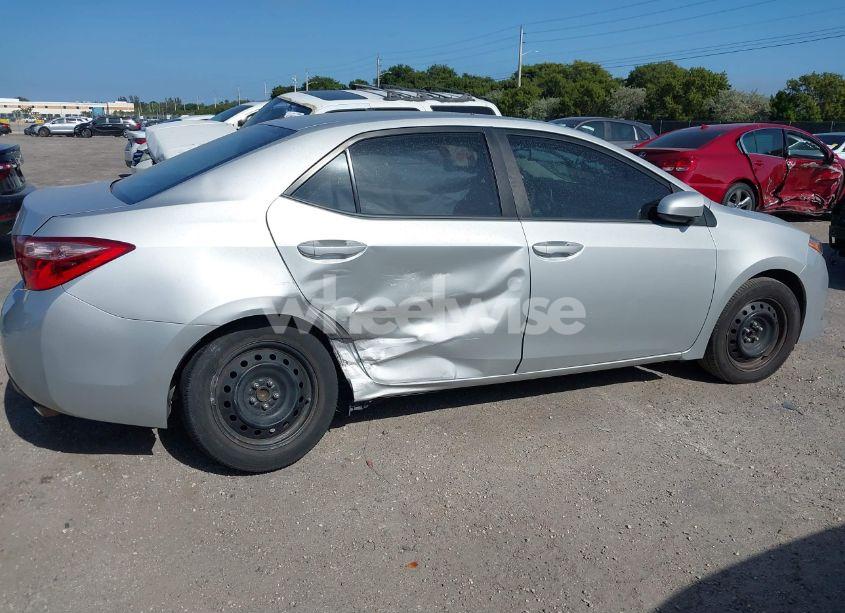 Photo 6 of 2018 Toyota Corolla LE (VIN 5YFBURHE2JP825532)