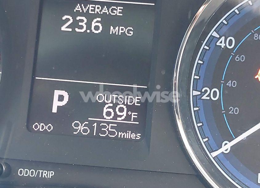 Photo 7 of 2018 Toyota Corolla LE (VIN 5YFBURHE2JP825532)