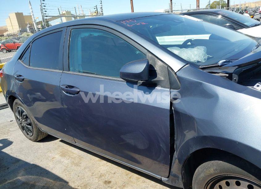 Photo 14 of 2018 Toyota Corolla LE (VIN 5YFBURHE2JP826065)