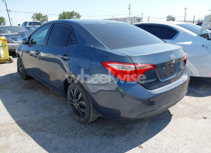 Photo 3 of 2018 Toyota Corolla LE (VIN 5YFBURHE2JP826065)