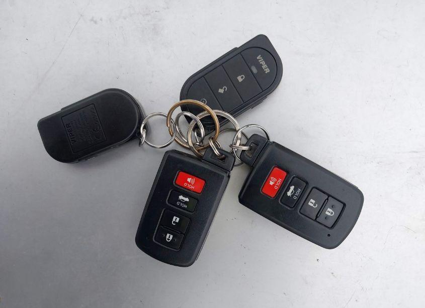 Photo 11 of 2018 Toyota Corolla L/LE/XLE/SE/XSE (VIN 5YFBURHE2JP840189)