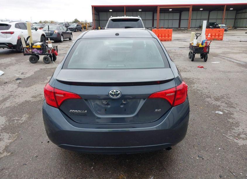 Photo 17 of 2018 Toyota Corolla L/LE/XLE/SE/XSE (VIN 5YFBURHE2JP840189)