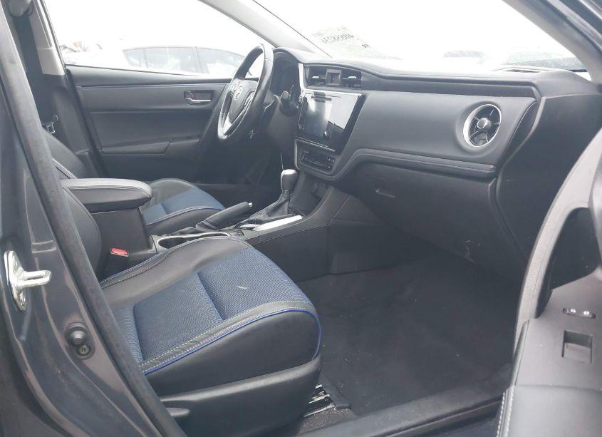 Photo 5 of 2018 Toyota Corolla L/LE/XLE/SE/XSE (VIN 5YFBURHE2JP840189)