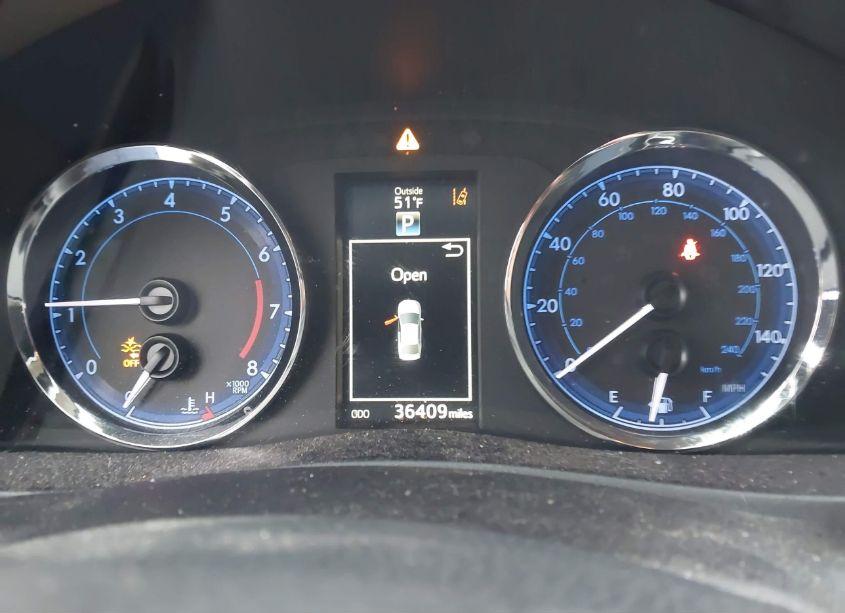 Photo 7 of 2018 Toyota Corolla L/LE/XLE/SE/XSE (VIN 5YFBURHE2JP840189)