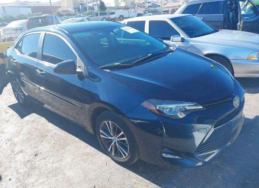 2018 Toyota Corolla L/LE/XLE/SE/XSE (VIN 5YFBURHE2JP845666) main photo