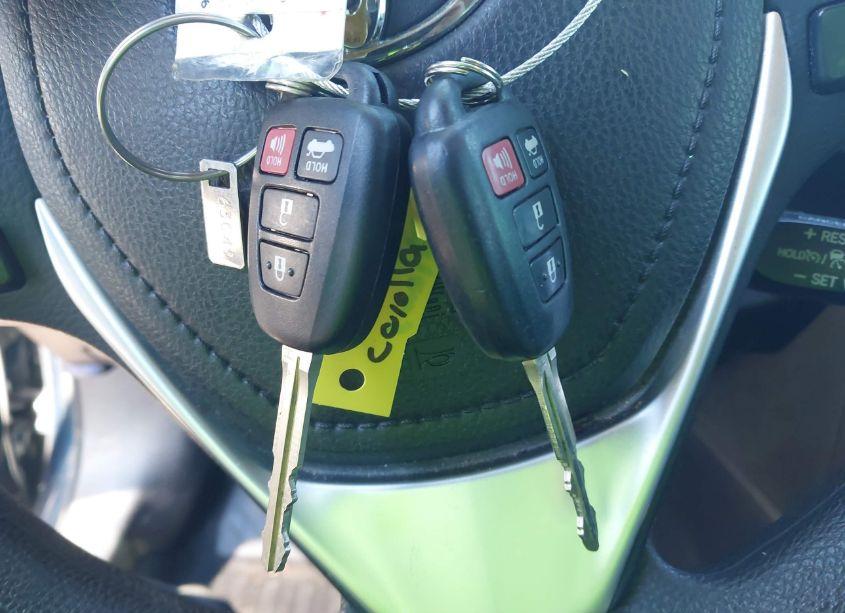 Photo 11 of 2018 Toyota Corolla L/LE/XLE/SE/XSE (VIN 5YFBURHE2JP845666)