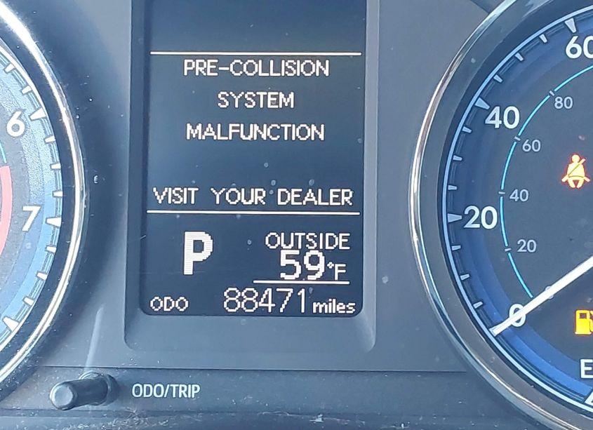 Photo 15 of 2018 Toyota Corolla L/LE/XLE/SE/XSE (VIN 5YFBURHE2JP845666)