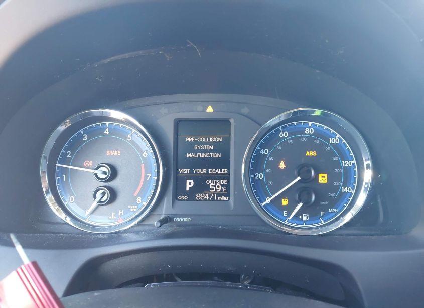 Photo 7 of 2018 Toyota Corolla L/LE/XLE/SE/XSE (VIN 5YFBURHE2JP845666)