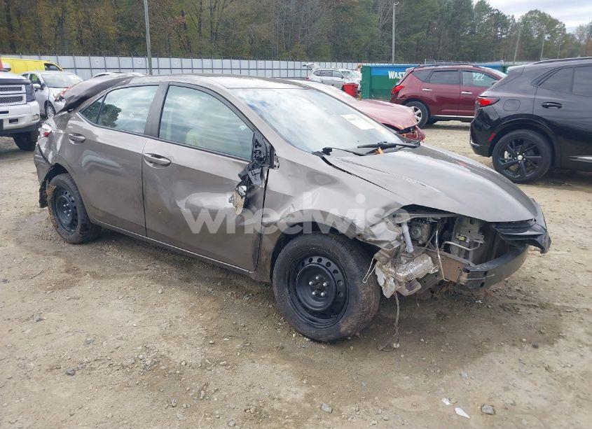 2018 Toyota Corolla LE (VIN 5YFBURHE2JP848471) main photo