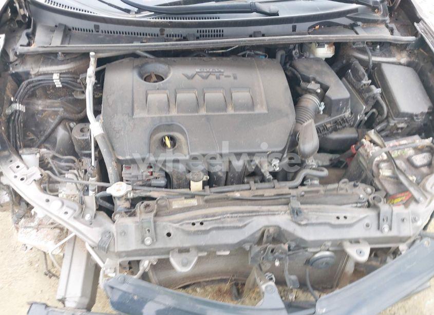 Photo 10 of 2018 Toyota Corolla LE (VIN 5YFBURHE2JP848471)