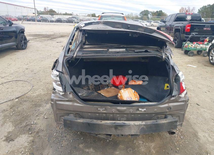 Photo 13 of 2018 Toyota Corolla LE (VIN 5YFBURHE2JP848471)