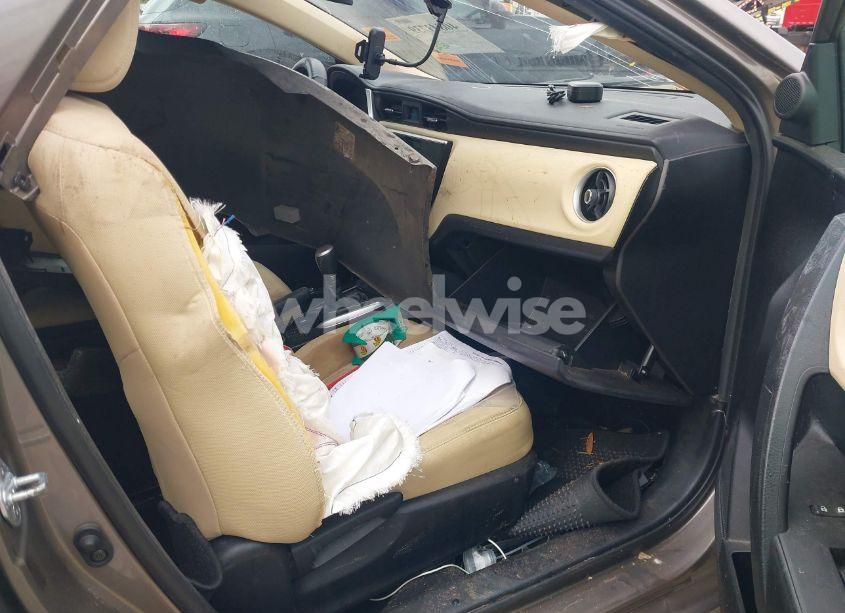 Photo 5 of 2018 Toyota Corolla LE (VIN 5YFBURHE2JP848471)