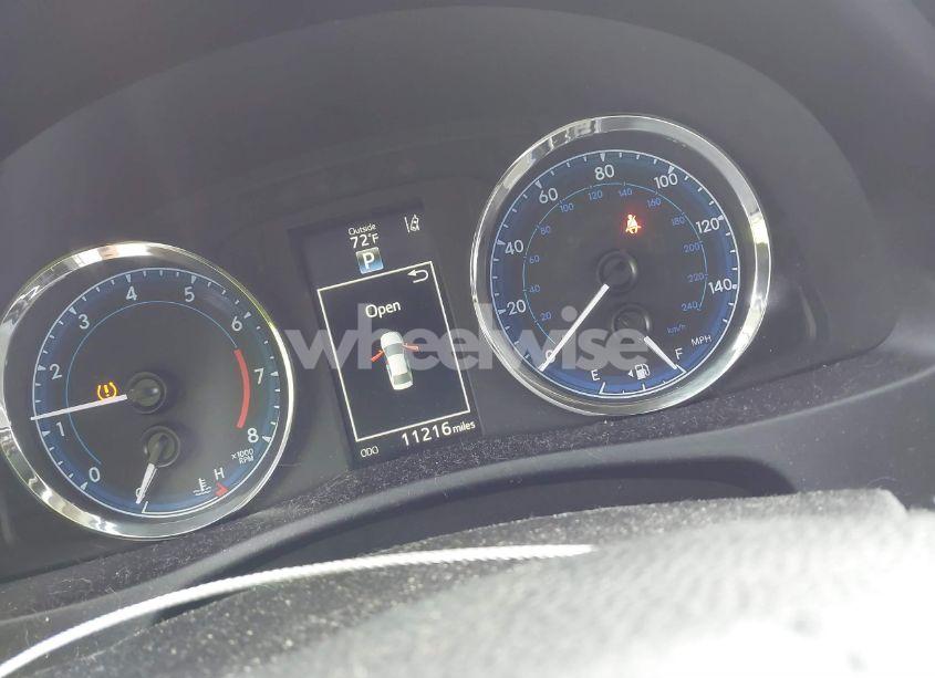 Photo 15 of 2019 Toyota Corolla SE (VIN 5YFBURHE2KP863697)