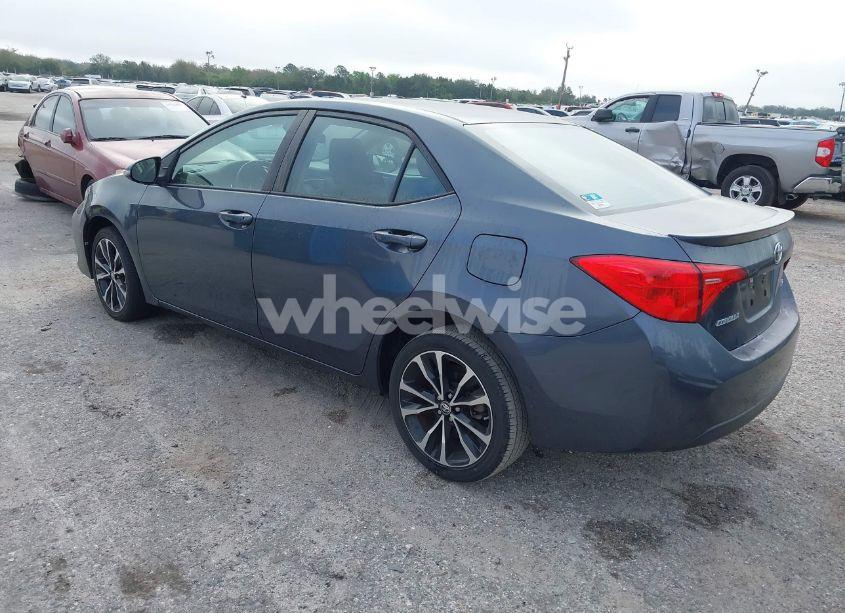 Photo 3 of 2019 Toyota Corolla SE (VIN 5YFBURHE2KP863697)